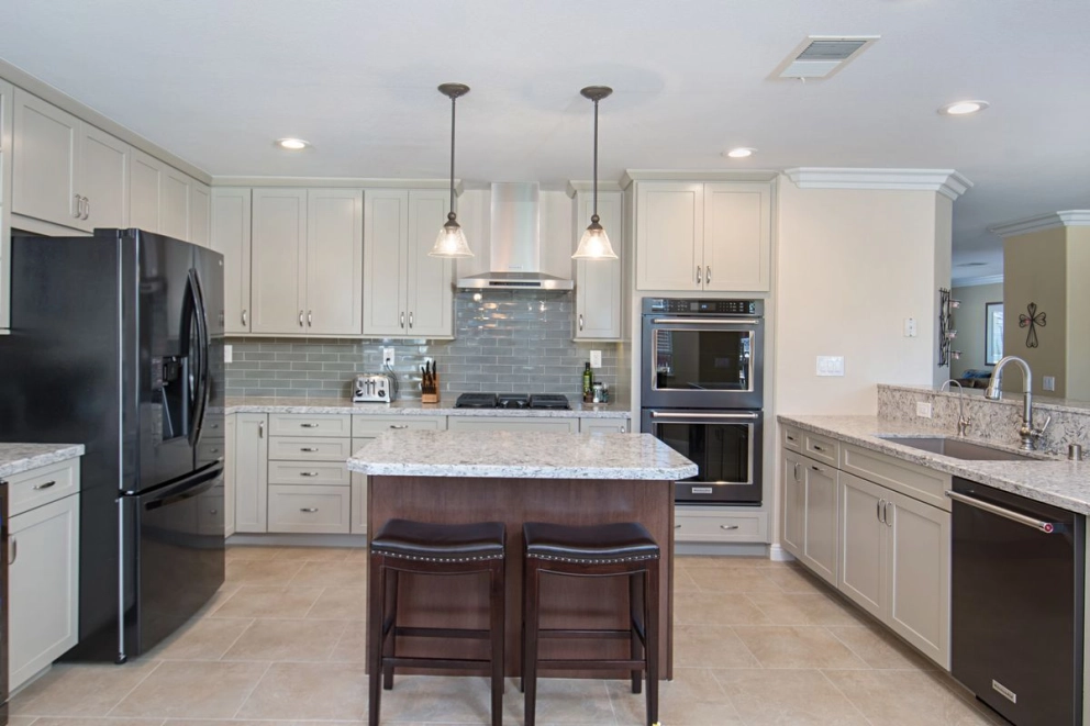 Large U-shaped Kitchen Layout