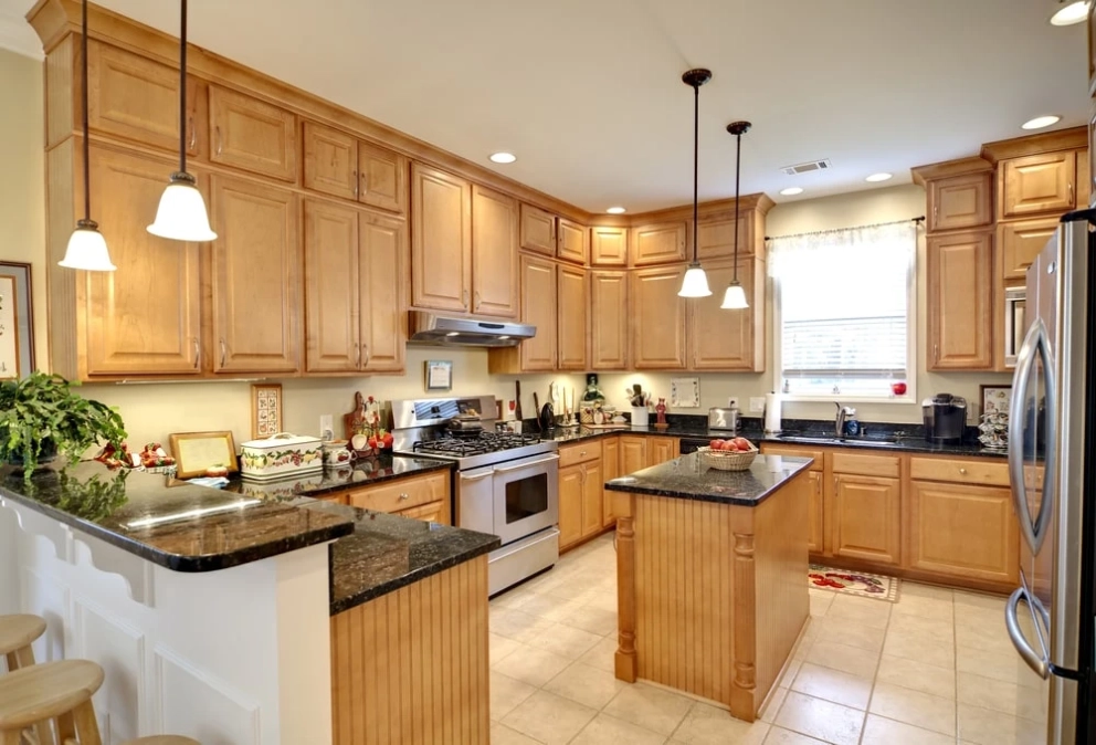 g-shaped kitchen with an island