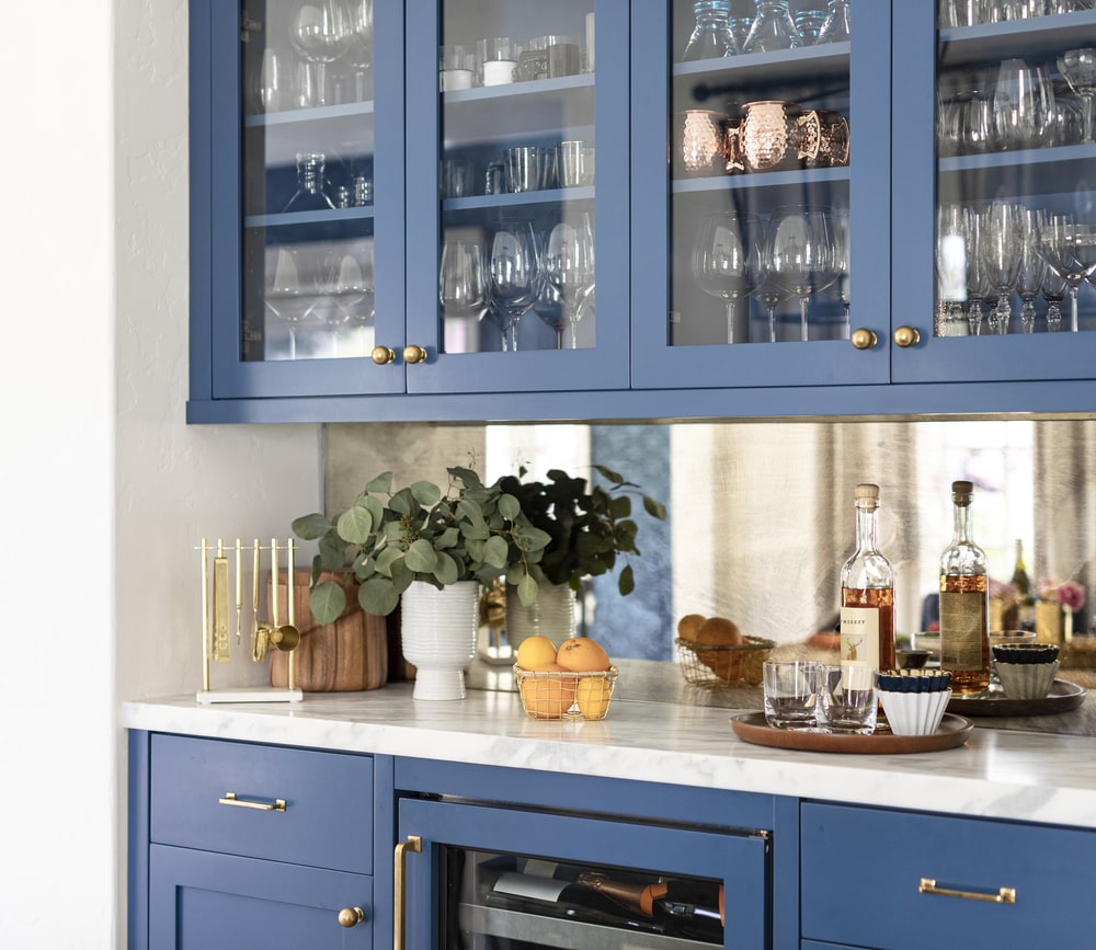 Bar cabinet with glass doors integration in cabinet design