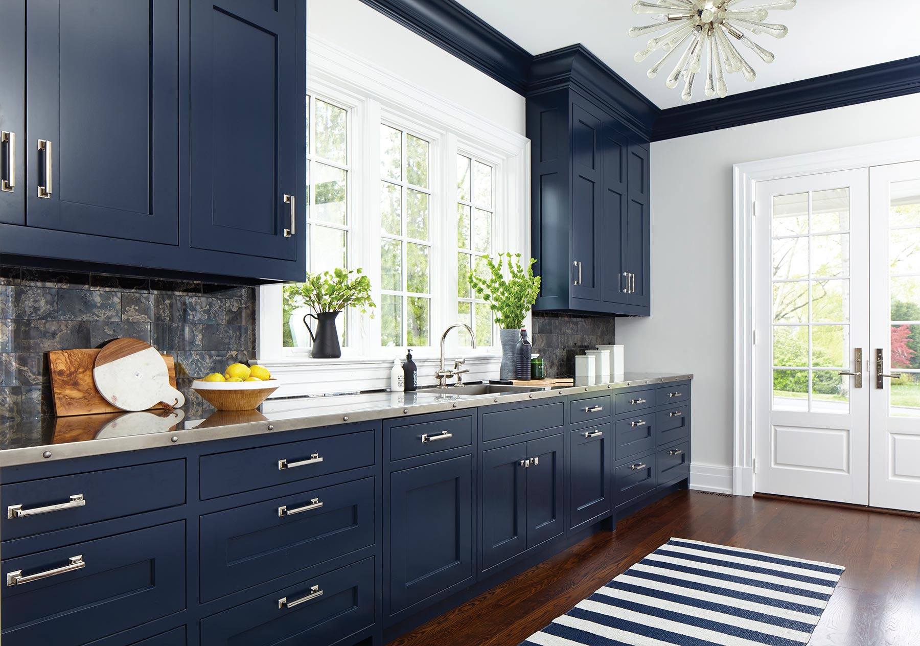 Navy blue kitchen cabinets